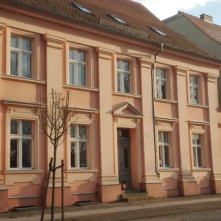Bed&Breakfast Wagner "Im Alten Pfarrhaus" 诺伊鲁平 外观 照片