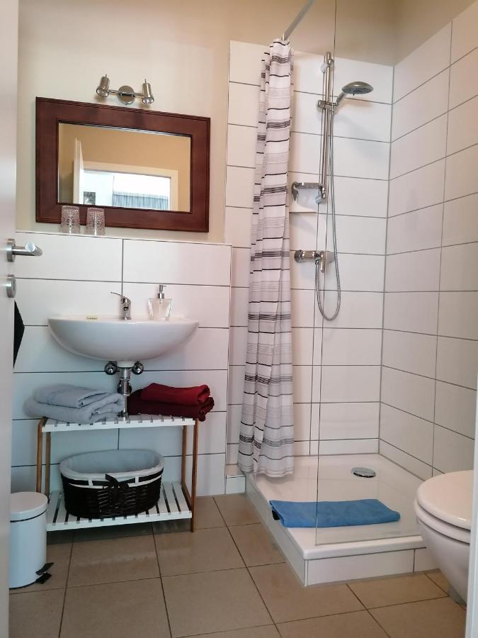 Bed&Breakfast Wagner "Im Alten Pfarrhaus" 诺伊鲁平 外观 照片