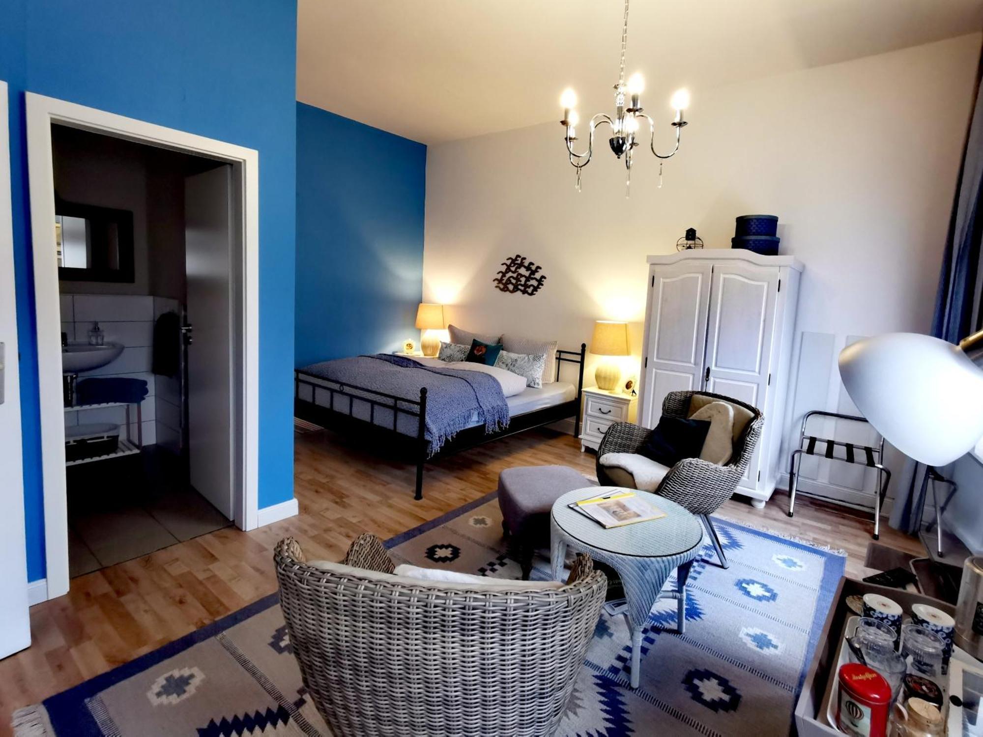 Bed&Breakfast Wagner "Im Alten Pfarrhaus" 诺伊鲁平 客房 照片